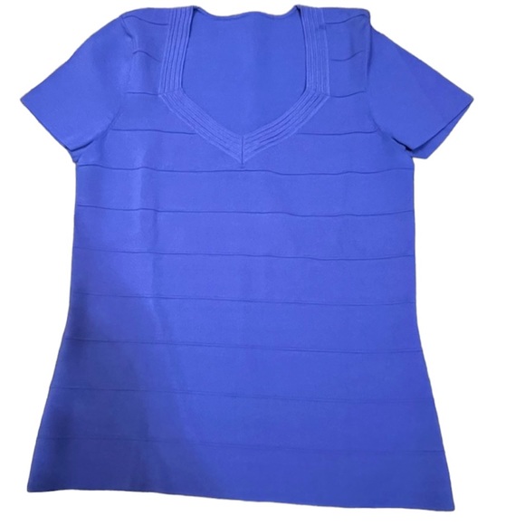 5/$20 Woman’s Short Sleeve Sweater - Picture 1 of 6